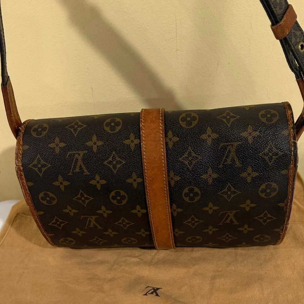 Authentic Louis Vuitton Monogram Marne Louis Vuitton handbag (Model No. M51369)